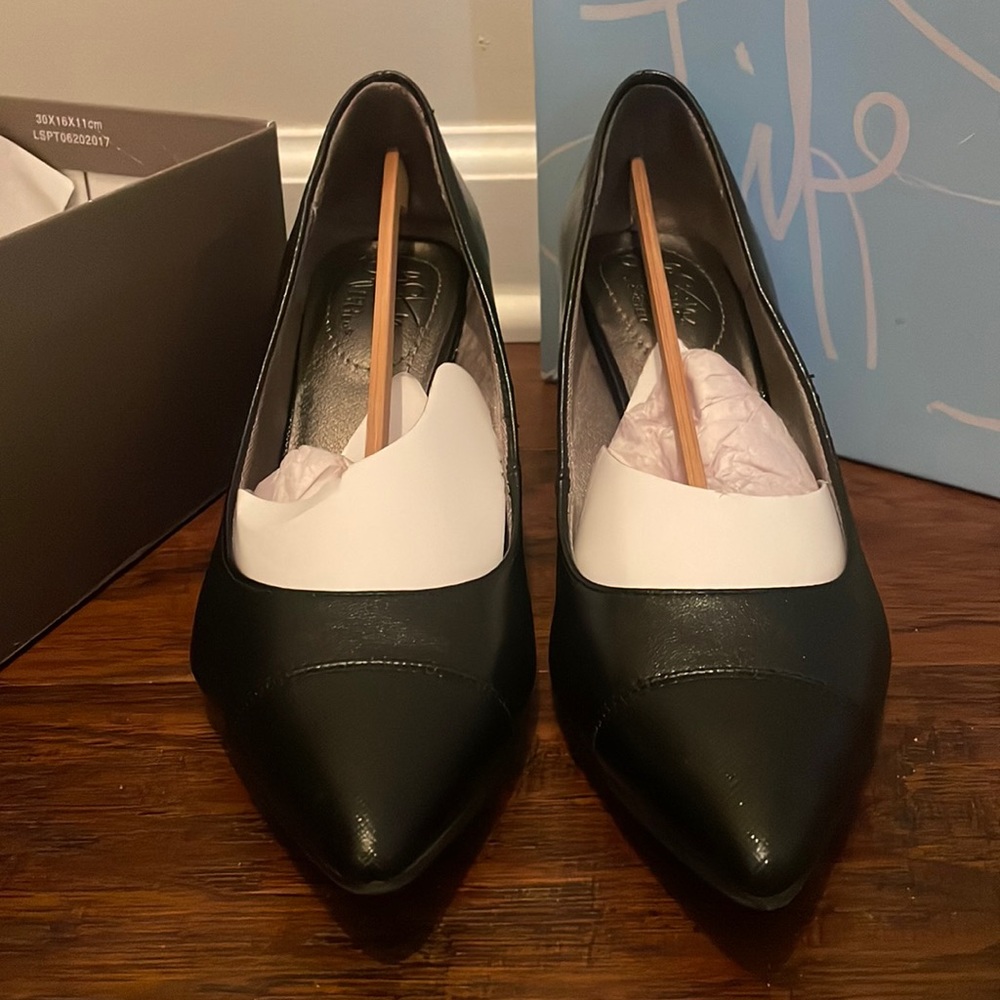 Life Stride Pointed Dress Shoes